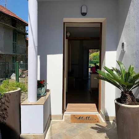 Casa Milona Tatil Evi Castelveccana